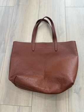 Cuyana Rustic Chestnut Leather Tote